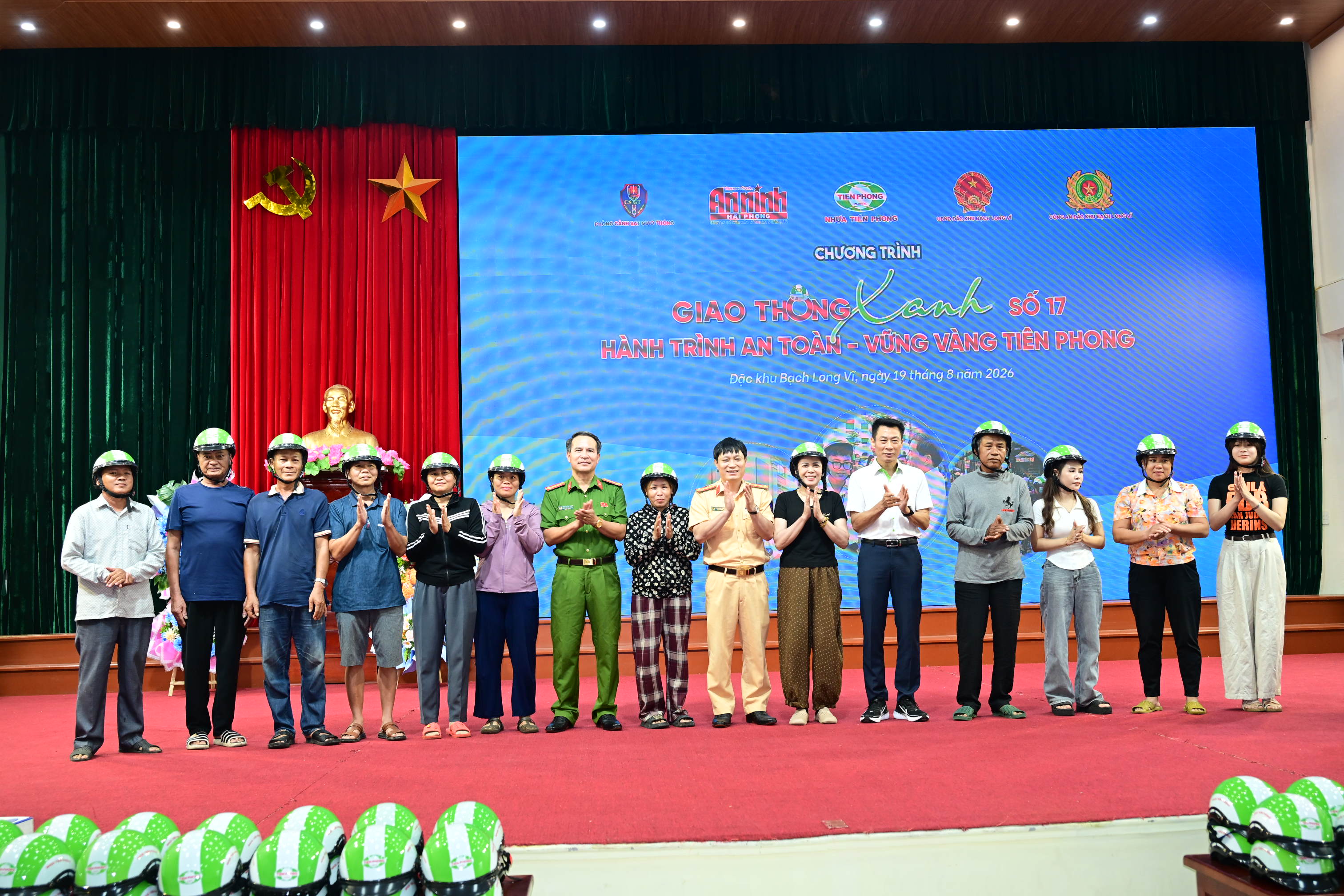 Hành trình mang “Giao thông xanh” và hơi ấm đất liền đến với đảo tiền tiêu Bạch Long Vỹ
